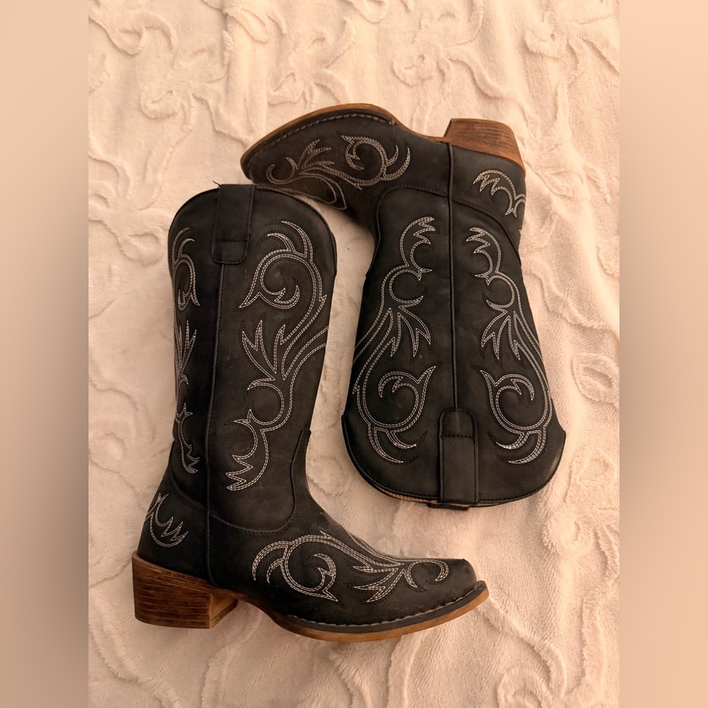 Romper Cowgirl Boots Size 6